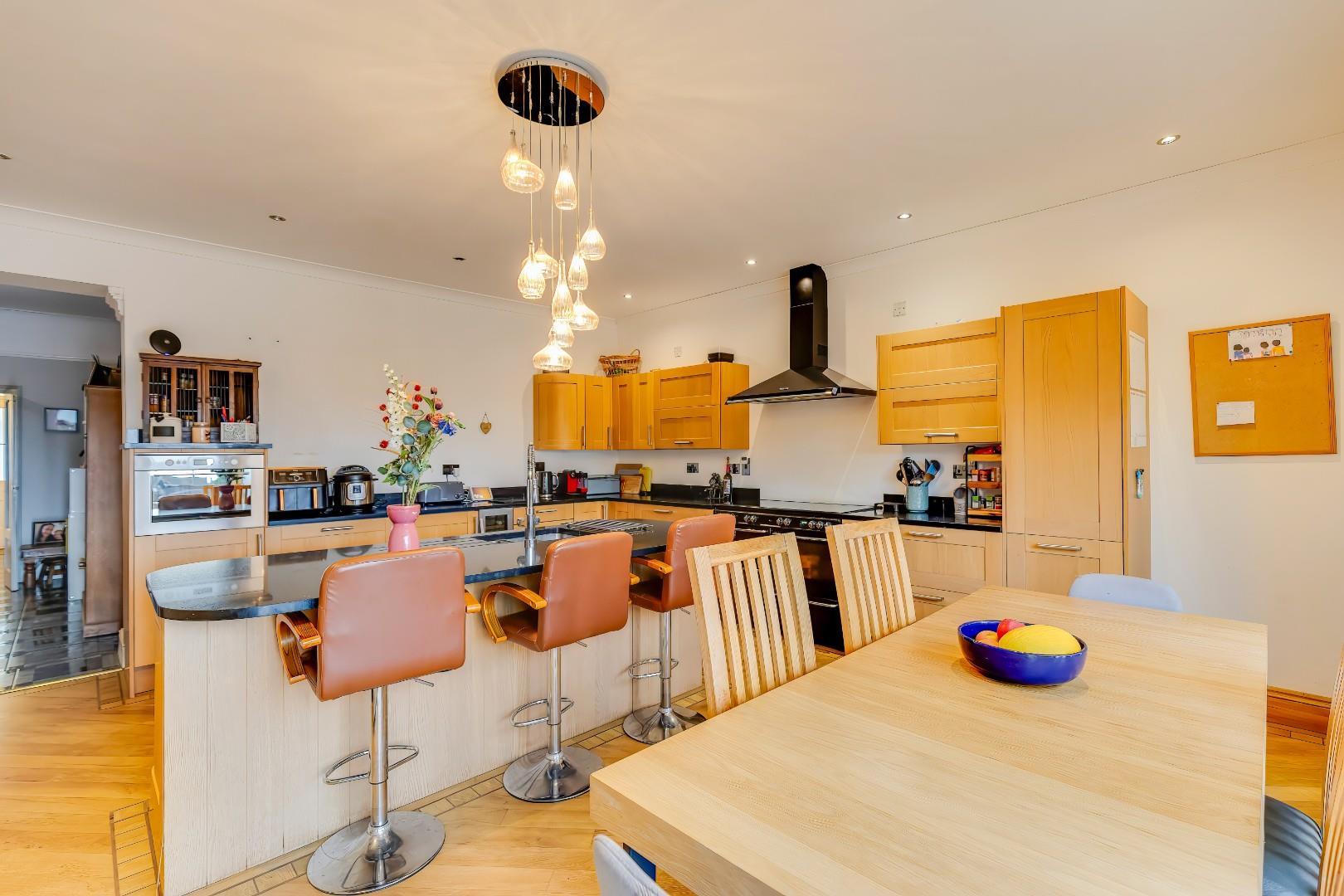 76 South Road, Sully, CF64 5SL